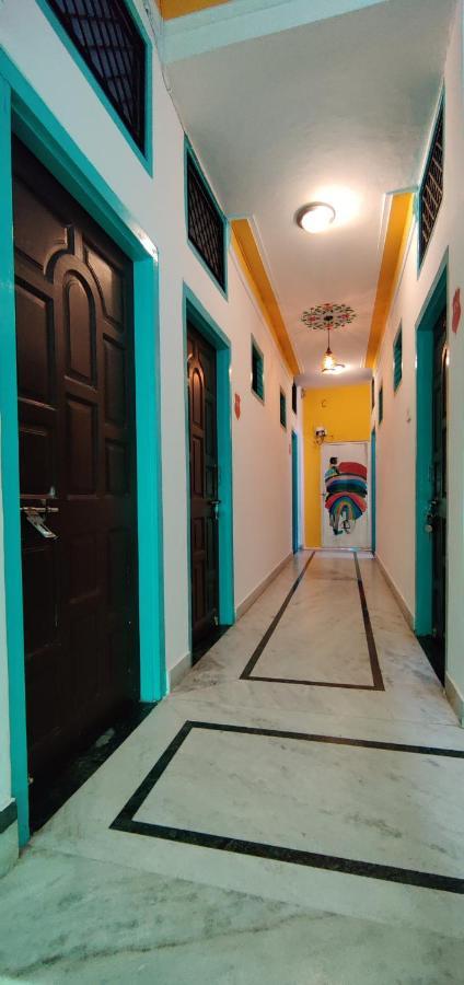 אודייפור Krishna Stay Guest House מראה חיצוני תמונה