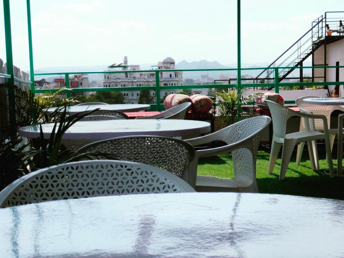 אודייפור Krishna Stay Guest House מראה חיצוני תמונה