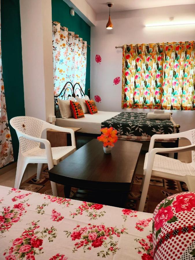אודייפור Krishna Stay Guest House מראה חיצוני תמונה