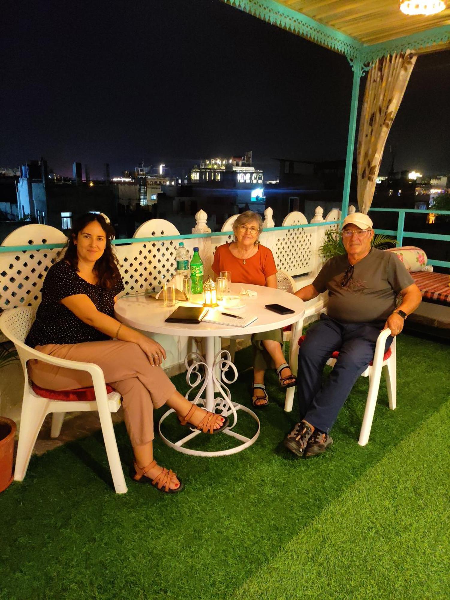 אודייפור Krishna Stay Guest House מראה חיצוני תמונה