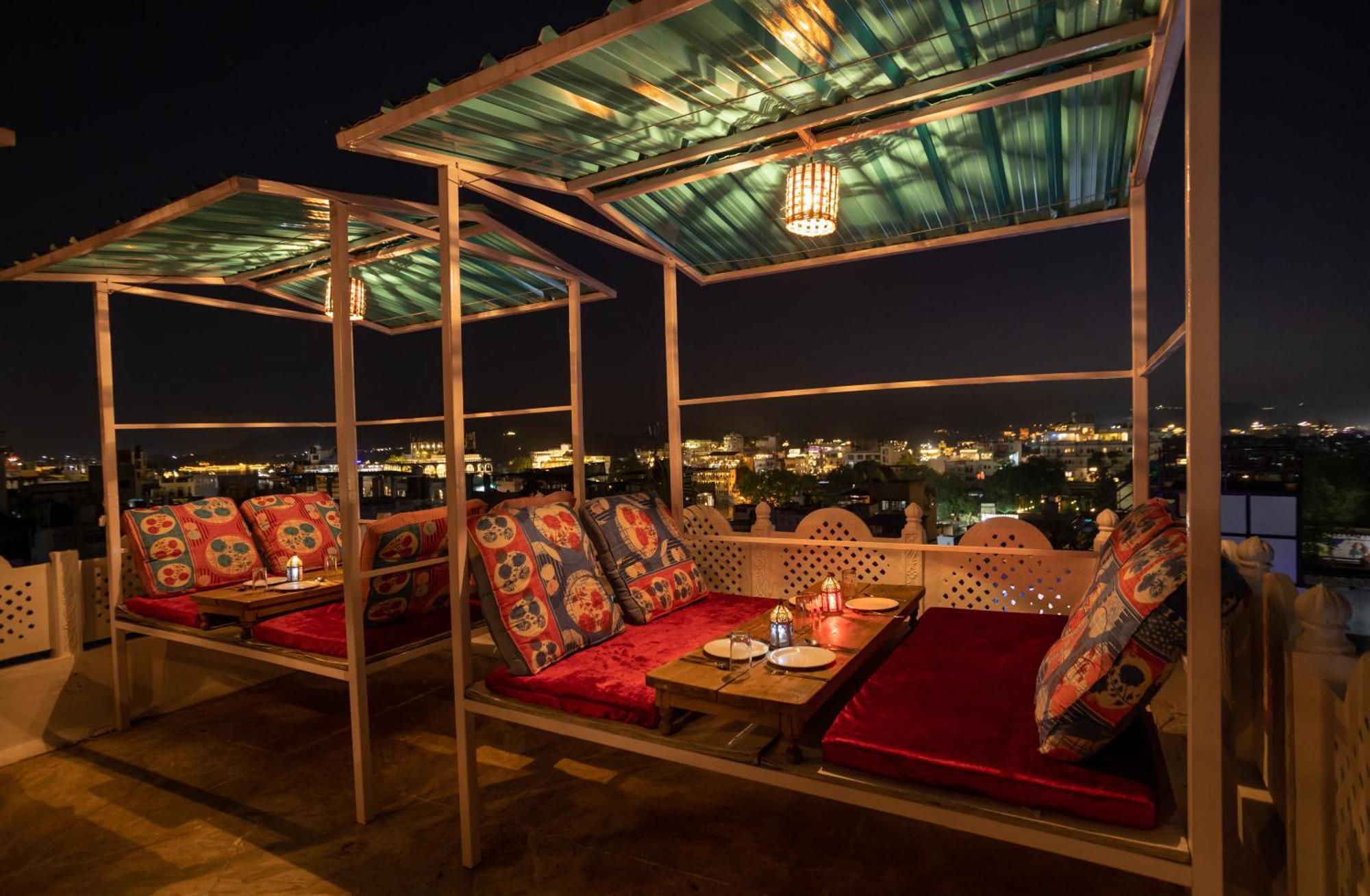 אודייפור Krishna Stay Guest House מראה חיצוני תמונה