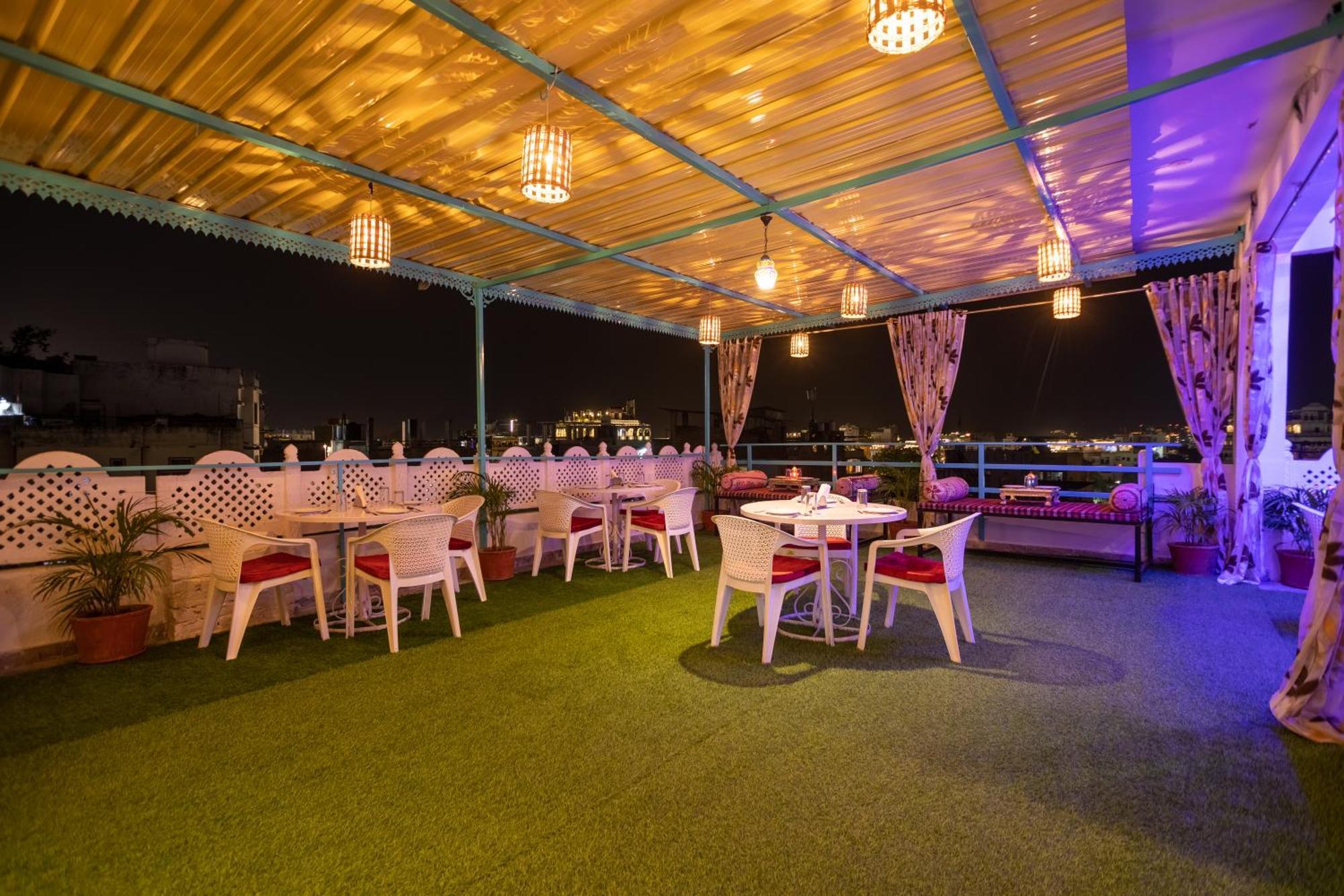 אודייפור Krishna Stay Guest House מראה חיצוני תמונה