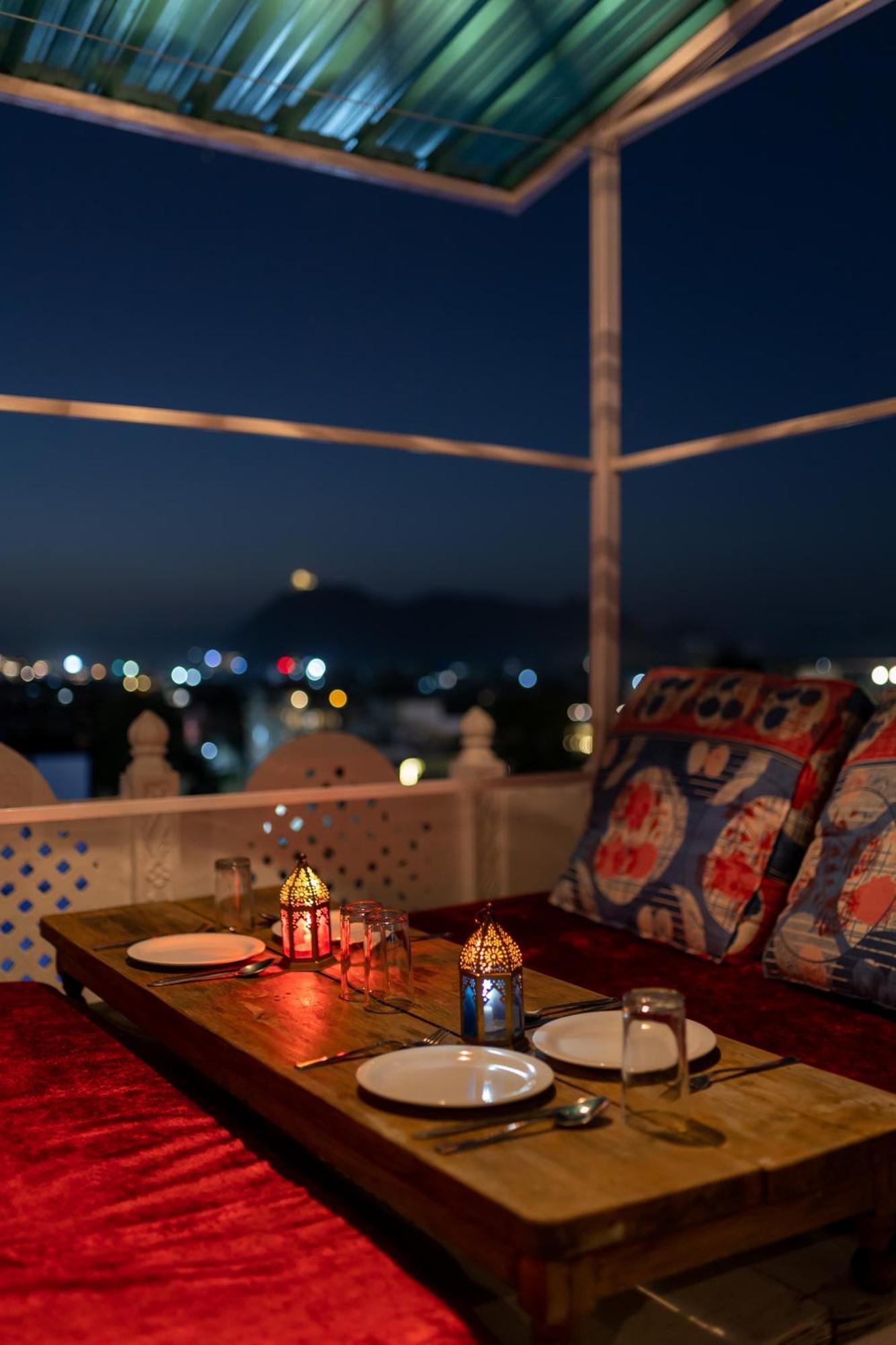 אודייפור Krishna Stay Guest House מראה חיצוני תמונה