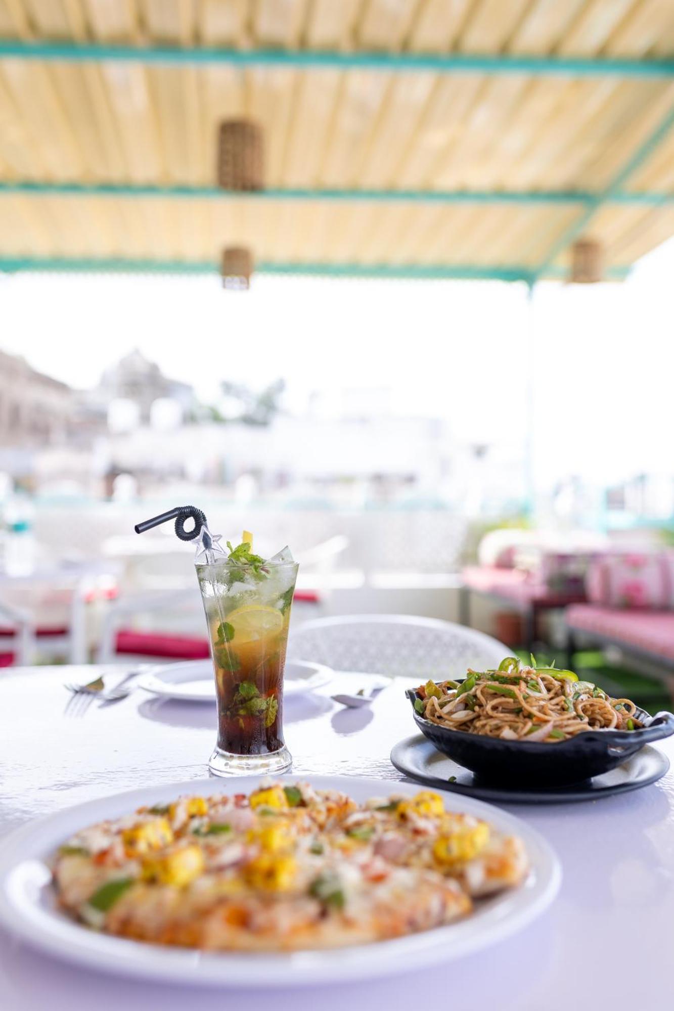 אודייפור Krishna Stay Guest House מראה חיצוני תמונה